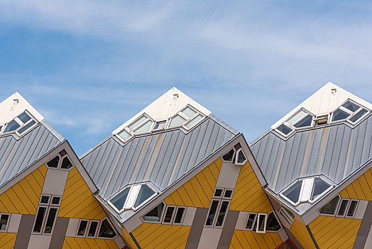 荷兰鹿特丹的黄色方块屋