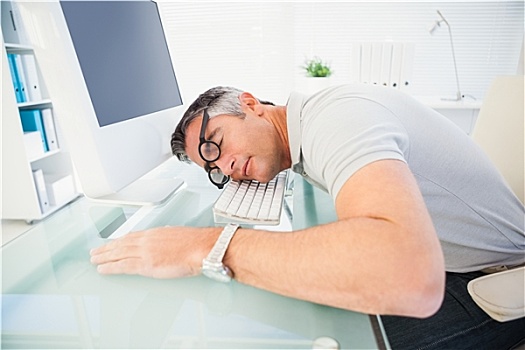 男人,眼镜,睡觉,键盘