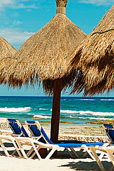 墨西哥,休闲椅,伞,海滩,面对,海洋