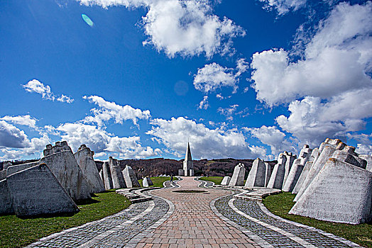 塞尔维亚的前南斯拉夫纪念碑-弹孔