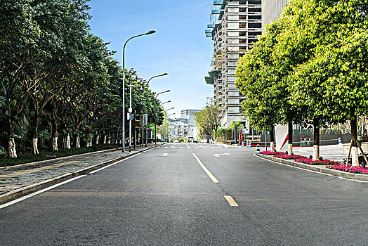 商业建筑和公路在江北嘴中央商务区