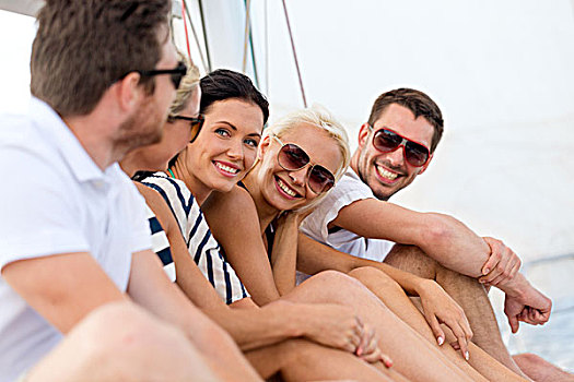 度假,旅行,海洋,友谊,人,概念,微笑,朋友,坐,游艇,甲板