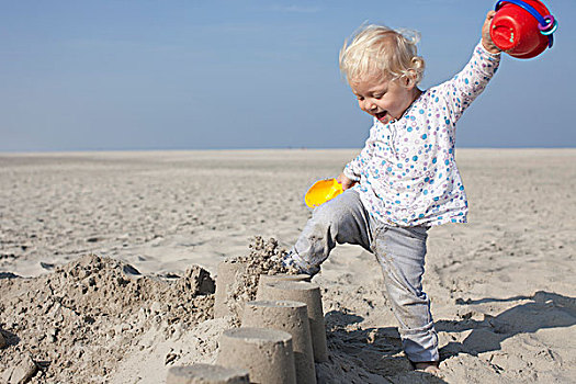 幼儿,玩,海滩