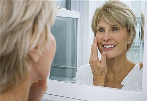 反射,成年,女人,微笑,浴室镜