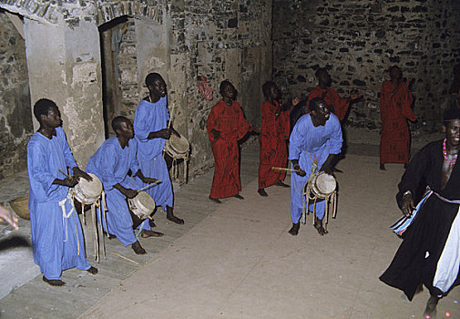 西非,塞内加尔,达喀尔,岛屿,历史,奴隶,房子,再现,音乐人,桶