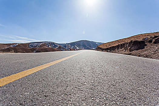 中国西部荒野公路