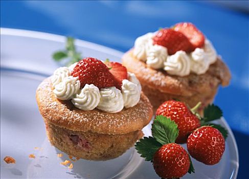 草莓,奶油,松糕,白色背景,盘子