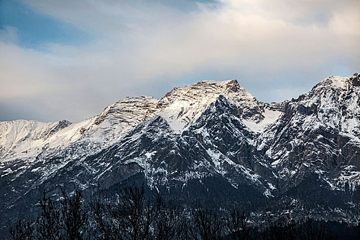 高山雪景风光