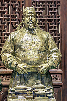 中国山西省临汾市华门景区内唐代帝王唐太宗李世民铜塑像