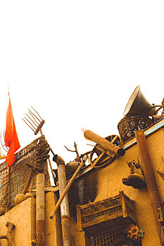 吐鲁番民间收藏家哈尔的移动城堡风光
