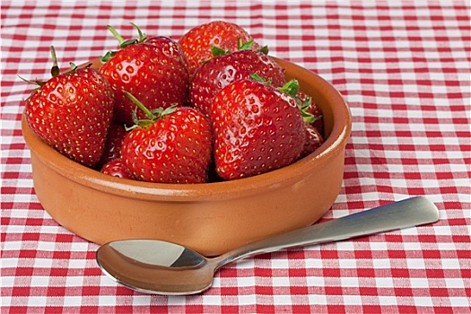 盘子,草莓,红色,格子布,桌布