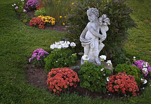 雕塑,小天使,围绕,花,花园