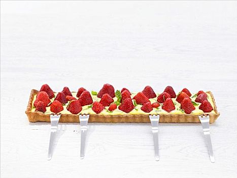 长方形,草莓糕点,罗勒,奶油