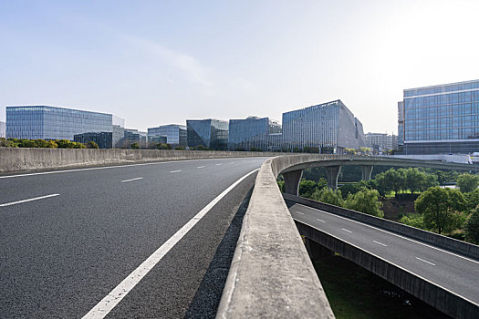 高速公路,城市天际线