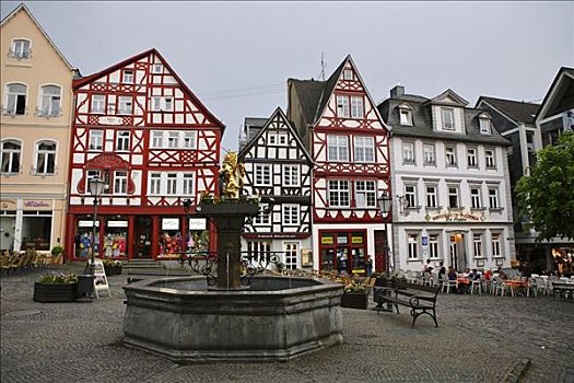半木结构房屋,市场,方形,莱茵兰普法尔茨州,德国,欧洲