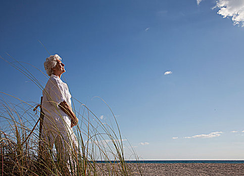 老年,女人,海滩