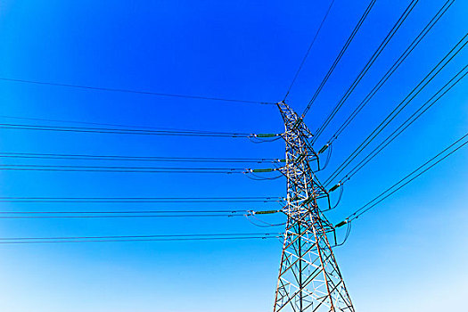 高压电塔,电缆,蓝天