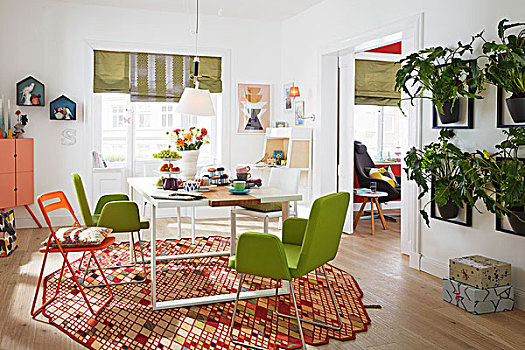 友好,餐厅,绿色,软垫,椅子,折叠椅,白色,桌子,设计师,花,罐,墙壁