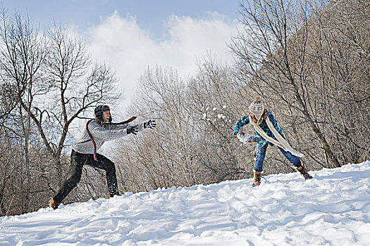 冬季风景,雪,地上,情侣,打雪仗