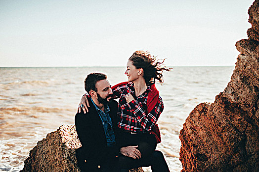 浪漫,中年,夫妻,坐,海滩,石头,敖德萨,乌克兰