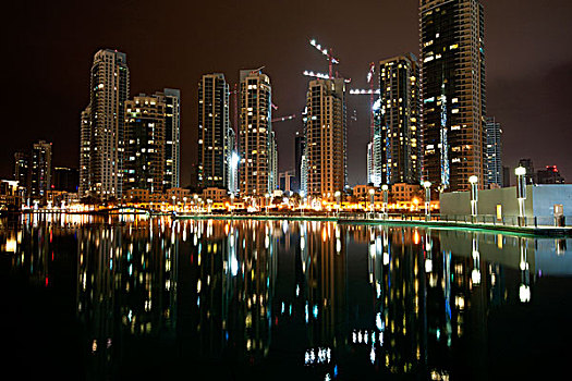 高层建筑,建筑起重机,喷泉,湖,夜晚,迪拜,阿联酋,中东