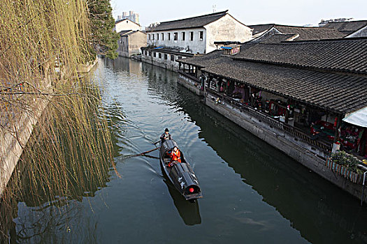 绍兴,古城,古文化街区,建筑,房子,民房,住宅,河道,小桥,流水,破旧,年久,特色,乌篷船,完整,文物