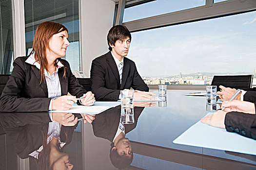 企业团队,职业女性,商务人士,坐,洽谈,桌子