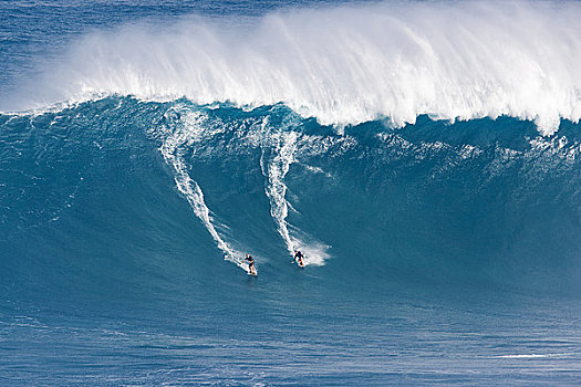 夏威夷,毛伊岛,颚部,两个,冲浪,乘,巨大,波浪