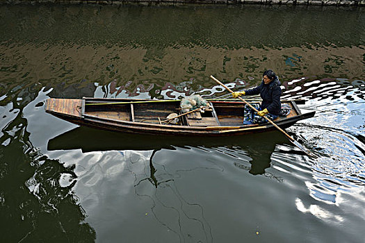 水乡渔舟