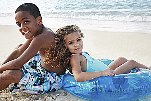 夏威夷,瓦胡岛,两个孩子,充气玩具,放松,海滩