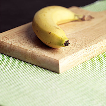 香蕉,在菜板