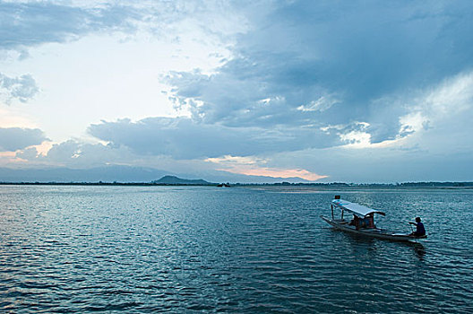 人,划船,黄昏,斯利那加,查谟-克什米尔邦,印度