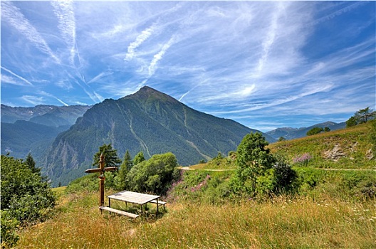 小,阿尔卑斯草甸,木制长椅,穿过,山,美女,天空,白云,夏天,意大利北部