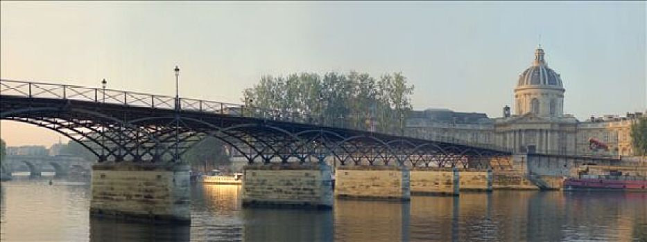 艺术桥,塞纳河
