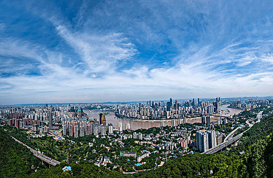 2023年重庆市南岸区南山老君洞道观俯瞰重庆渝中与南岸两区