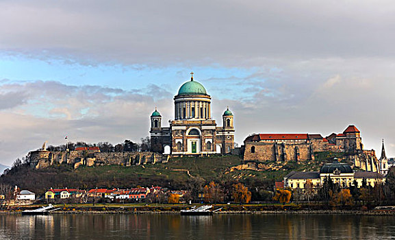 匈牙利圣母升天大教堂