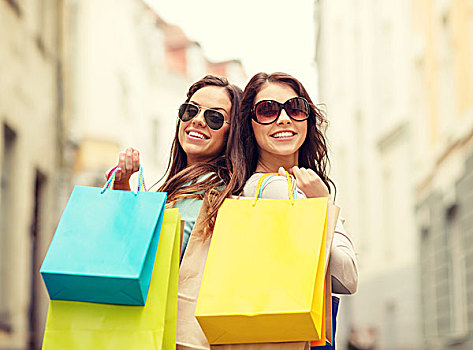 购物,销售,高兴,人,旅游,概念,两个,微笑,女孩,墨镜,购物袋