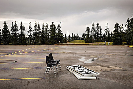 椅子,桌子,左边,停车场