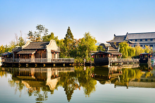 中国,湖北省,黄冈市,罗山县,大别山,乡村秋色,山脉,山区,自然,景观,植物,植被,树木,户外,天空,云,地形,自然美,宁静,山野,秋色,秋天,红叶,山路,森林,革命老区,山村,农村,自然景观,色彩