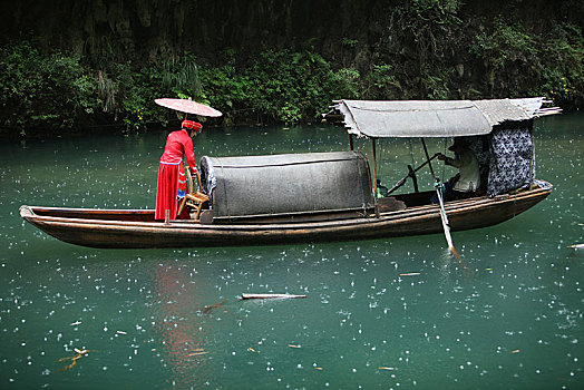 宜昌,三峡人家,长江,运输,航道,民俗,表演,风景,景点,旅游,高山,瀑布,河流,神秘,树木,植被,峡谷,壮观