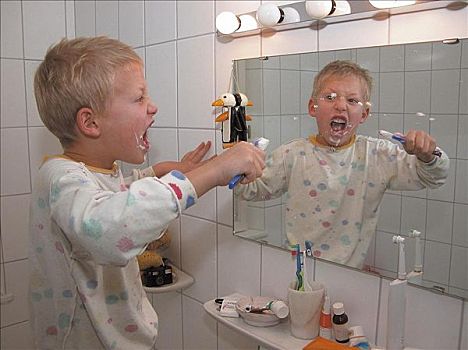 年轻,男孩,沐浴,镜子,牙刷,卫生,洗,盆