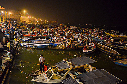 人群,泊船,夜晚,恒河,瓦拉纳西,印度