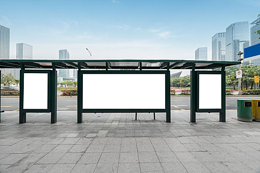 公交站廣告牌