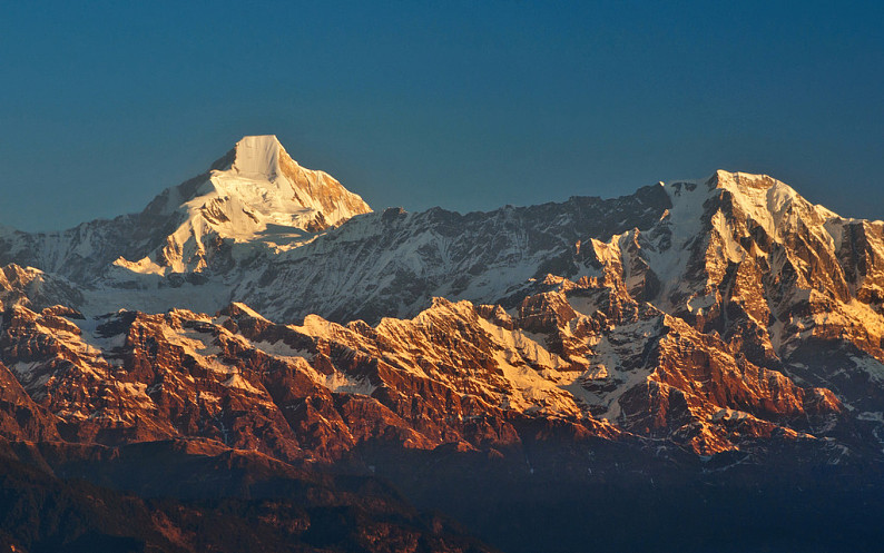喜马拉雅山日出图片
