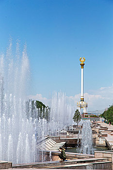 塔吉克斯坦-国徽纪念柱