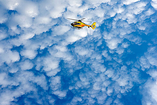 黄色,直升飞机,蓝色背景,天空