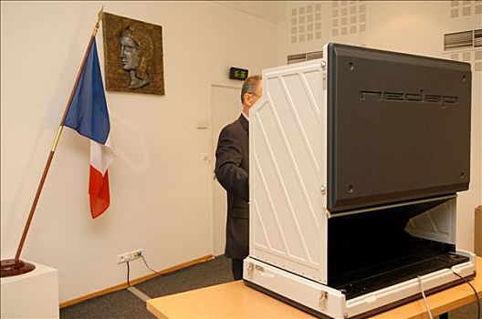 法国,卢瓦尔河地区,大西洋卢瓦尔省,投票,机器