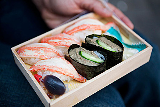 寿司,在一个盒子