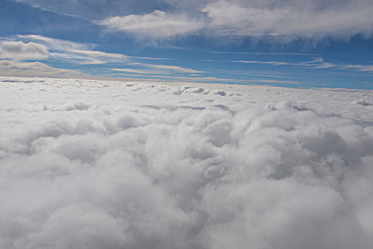 飞机上航拍高空云海