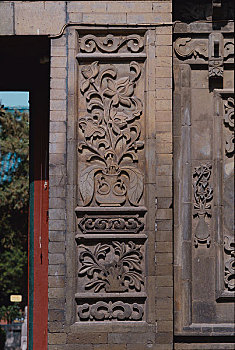 清真大寺碑亭旁侧门上砖雕